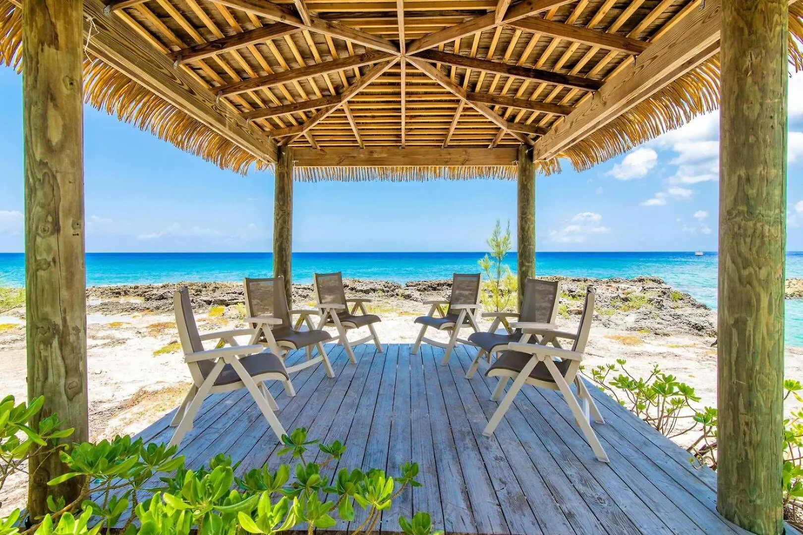 Casa Luna 16 - Gated Seaside Village With Shared Pool, Jacquzi, & Beach Cove 조지 타운 케이맨 제도