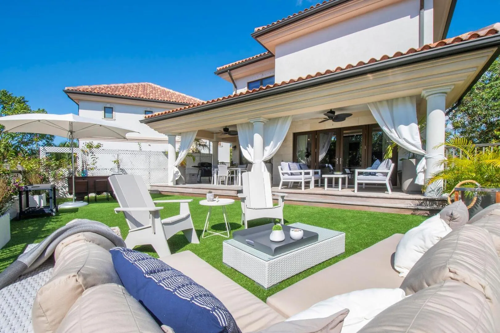 Casa Luna 16 - Gated Seaside Village With Shared Pool, Jacquzi, & Beach Cove 조지 타운 0*,  케이맨 제도